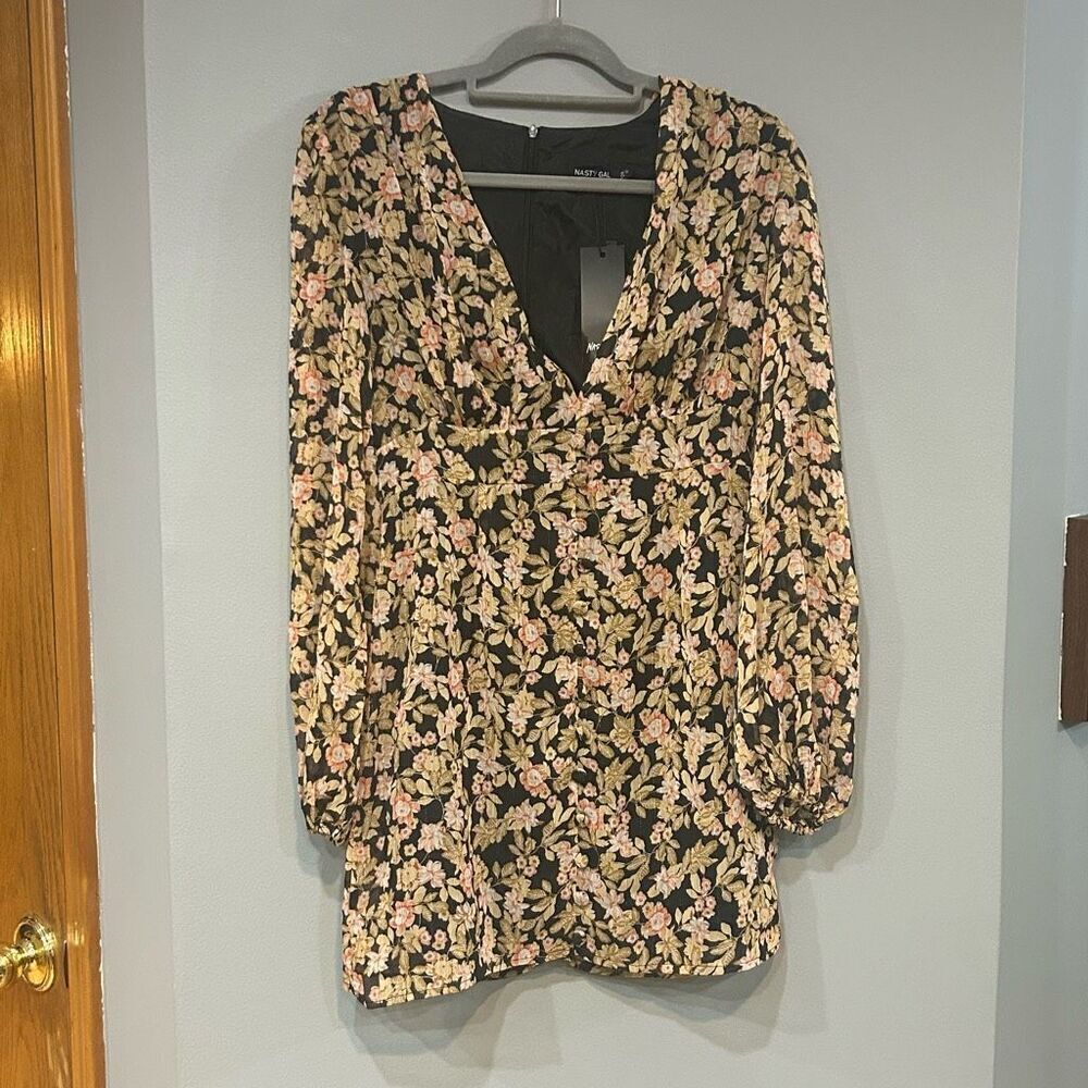 🆕 Nasty Gal Nothin Bud Love floral mini dress‎ size  8